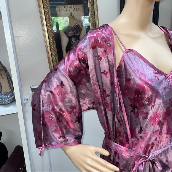 Secret Treasures NWT! Floral Mauve Purple  Chemise & Wrapper Set Size S - Picture 3 of 13